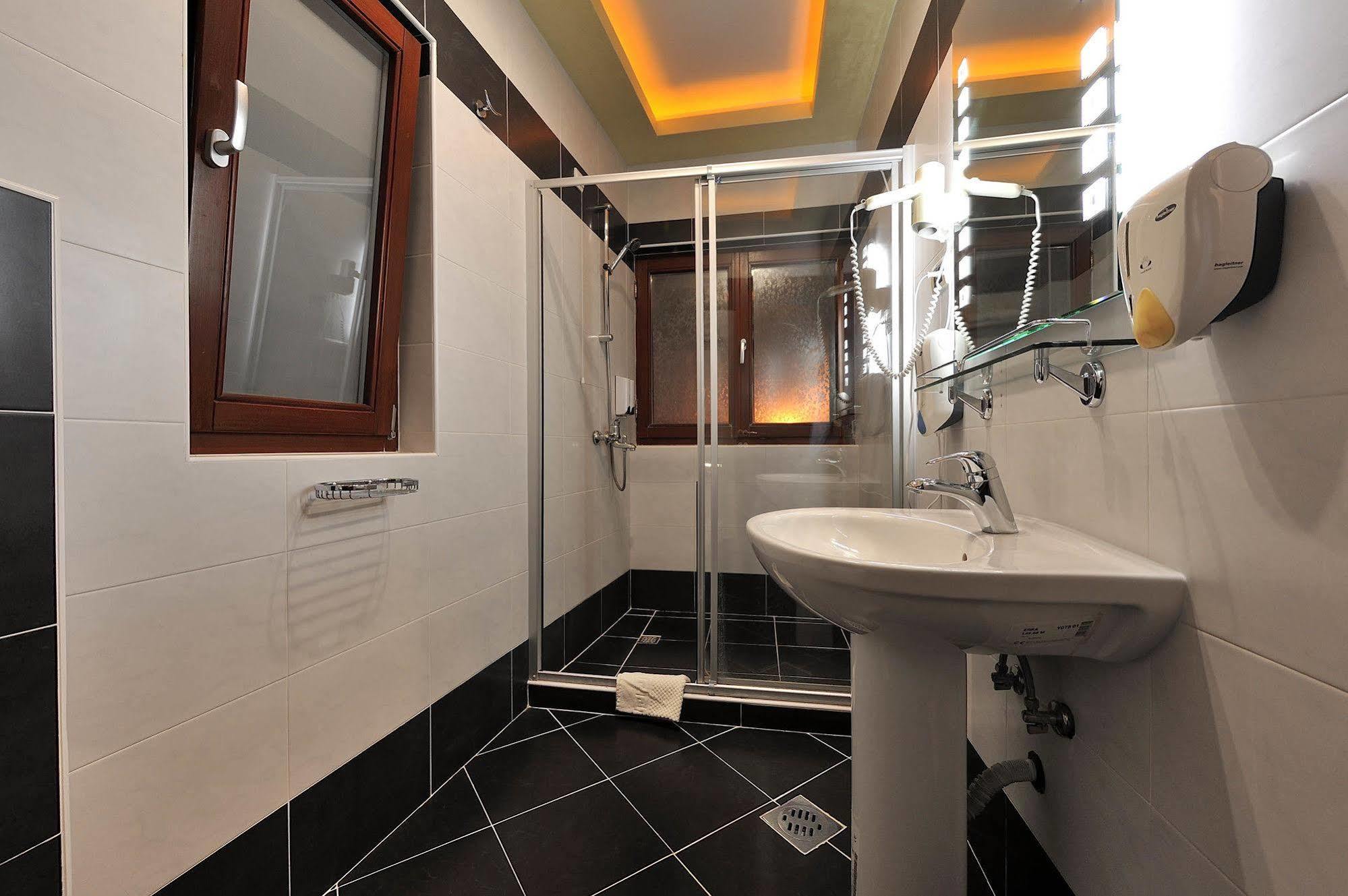 Hotel Sucevic Garni Belgrad Exterior foto